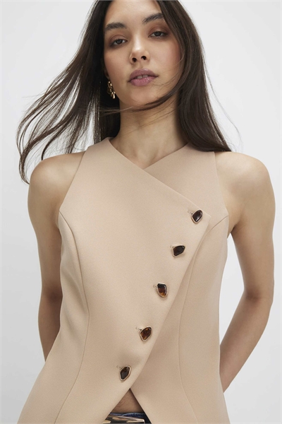 Жилет без воротника с асимметричным кроем артикул 156044324