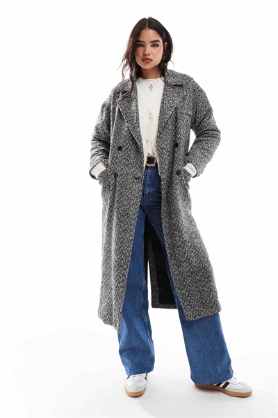 Приталенное пальто с крупным узором «елочка» угольно-серого цвета артикул 137423872