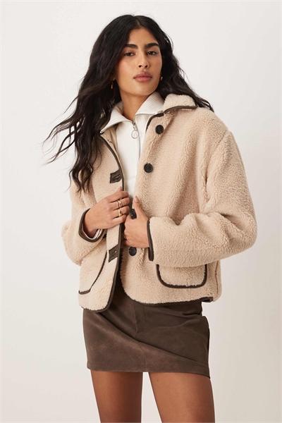 Контрастная отделка кремовой куртки-тедди артикул 151095054