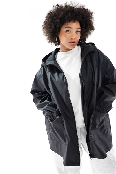 ASOS DESIGN: прорезиненный плащ для полных артикул 139767929