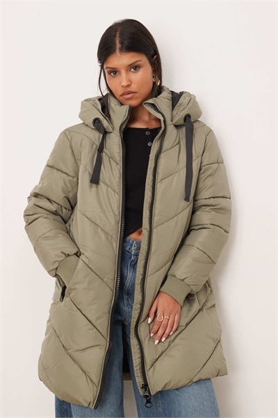Пуховик с капюшоном Chevron цвета хаки артикул 118874561