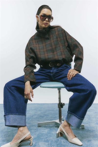 Бомбер с воротником-воронкой артикул 155848181