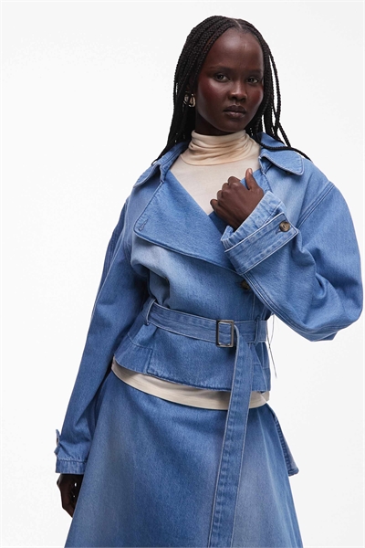 Джинсовая куртка-тренч укороченного кроя свободного покроя артикул 154691873