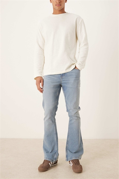 Джинсы с расклешенными штанинами артикул 150871244