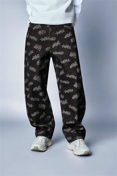 Джинсы свободного кроя с жаккардовым узором артикул 154895996