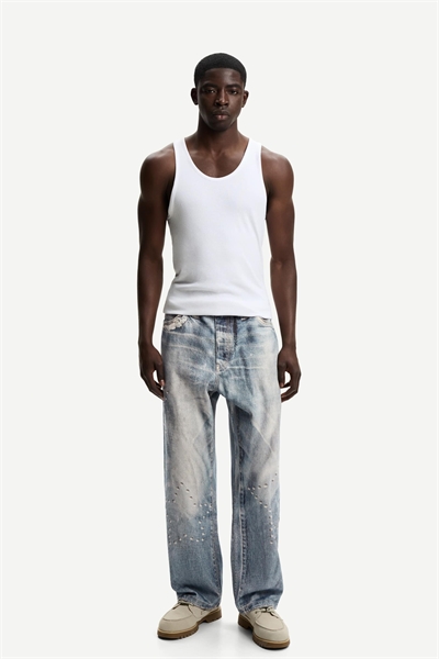 Джинсы свободного кроя с принтом артикул 149135667