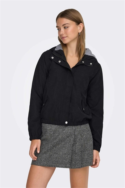 Куртка черного цвета артикул 153567633