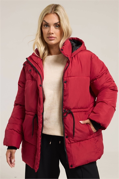 Короткое утепленное пальто красного цвета артикул 154356856