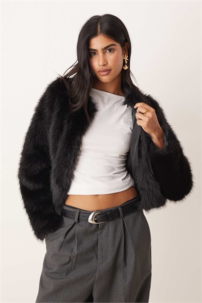 Куртка без воротника из искусственного меха артикул 149323284