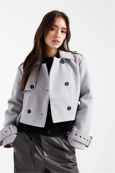 Короткая куртка с пуговицами Wednesdays Girl серого цвета артикул 152903979