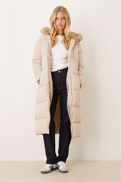 Длинная утепленная куртка с разъемным капюшоном артикул 151391989