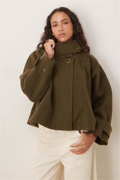 Короткое пальто-накидка артикул 142042979