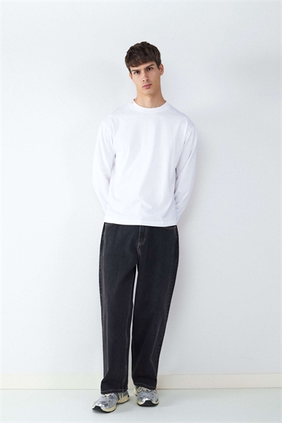 Джинсы свободного кроя черного цвета артикул 155429922