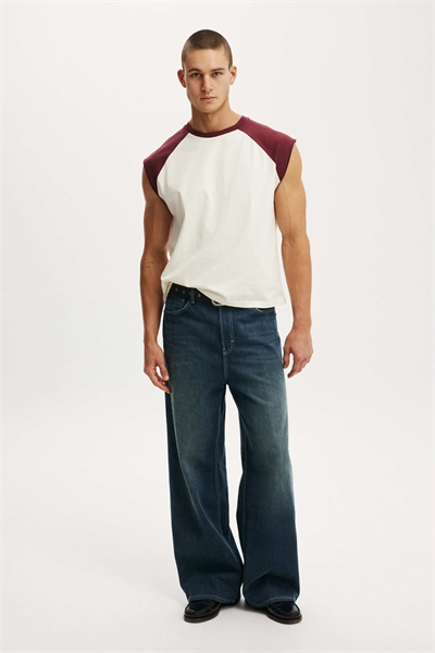 Джинсы с очень свободным кроем артикул 155165416