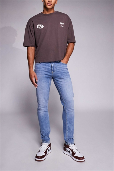 Джинсы с зауженным кроем артикул 142844677