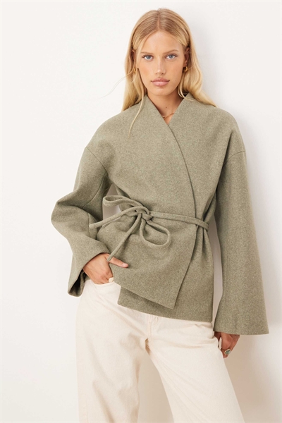 Фетровая куртка-пальто с поясом артикул 148886639