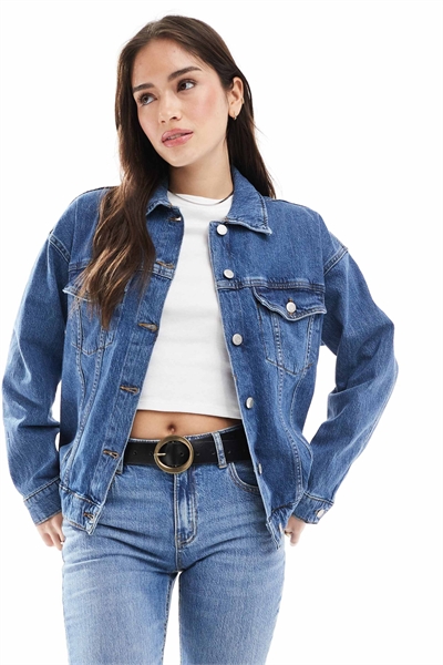 Джинсовая куртка оверсайз средне-синего цвета артикул 140259280