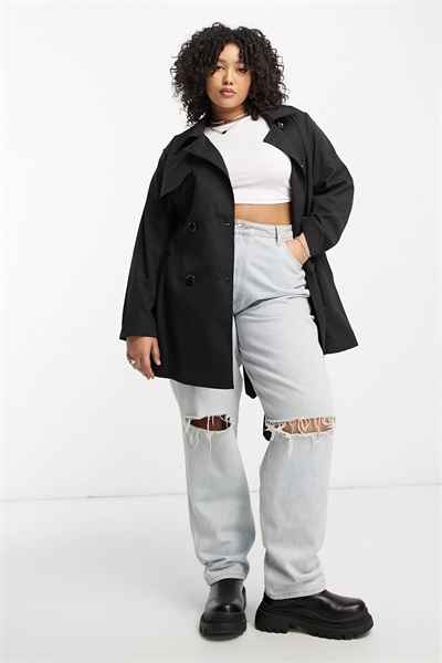 Короткий тренч с поясом черного цвета артикул 123619451