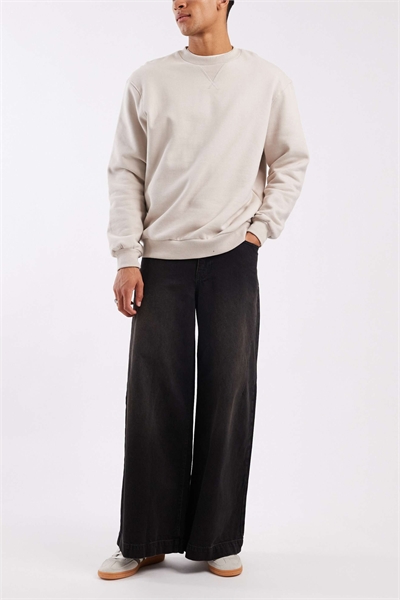 Джинсы с очень широкими брючинами артикул 151903409