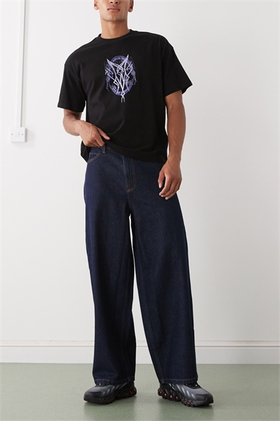 Джинсы с широкими брючинами свободного кроя артикул 148604979