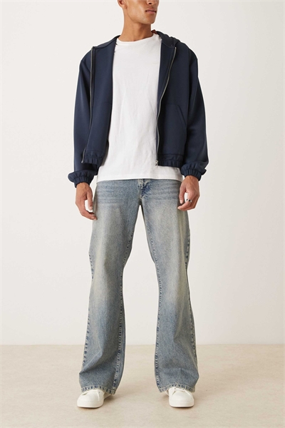 Джинсы с широкими расклешенными брючинами артикул 150600407