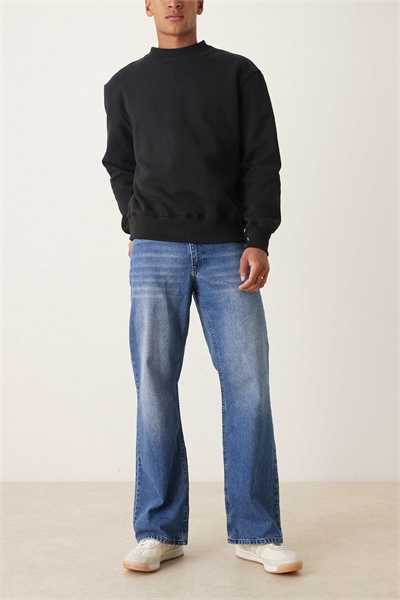 Джинсы с широкими расклешенными брючинами артикул 150347329