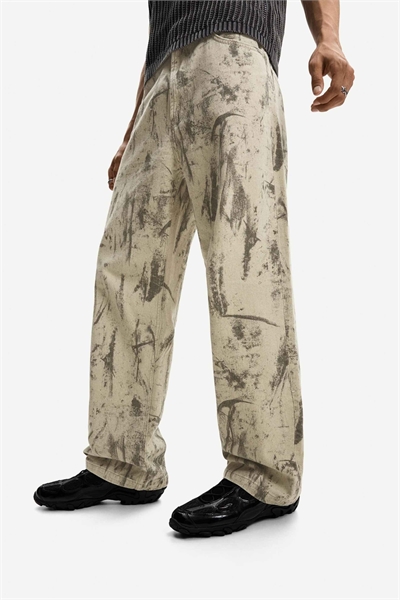 Джинсы свободного кроя с принтом артикул 150511035