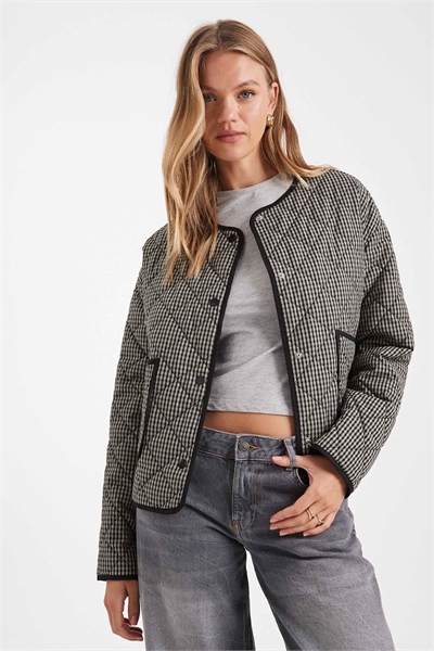 Куртка с утеплителем и контрастной отделкой артикул 149323290