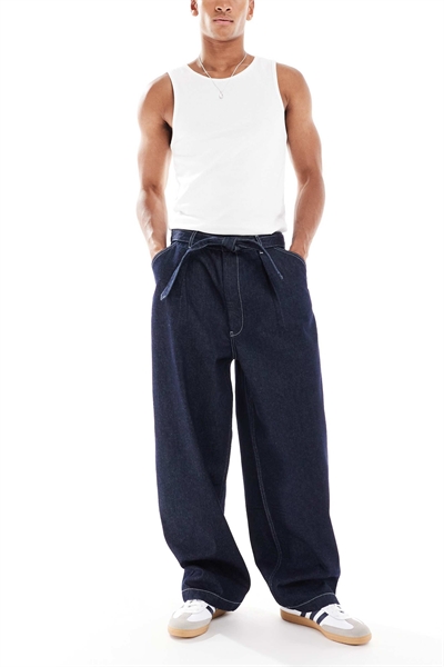 Джинсы с широкими брючинами артикул 147664747