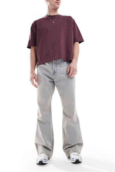 Джинсы с расколом и зауженными книжками артикул 141794544