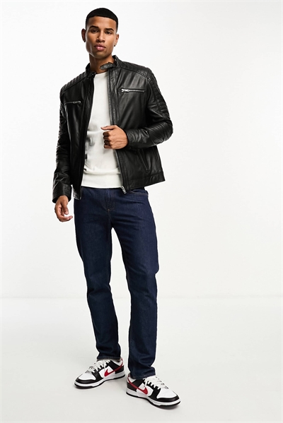 Куртка-косуха из натуральной кожи с карманами на молнии артикул 132679517