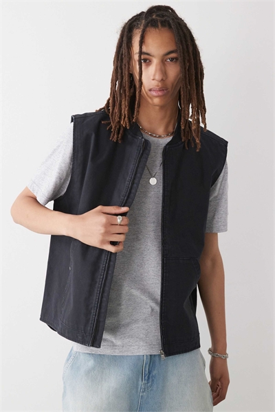 Жилет с полной застежкой-молнией из черной ткани артикул 147663759