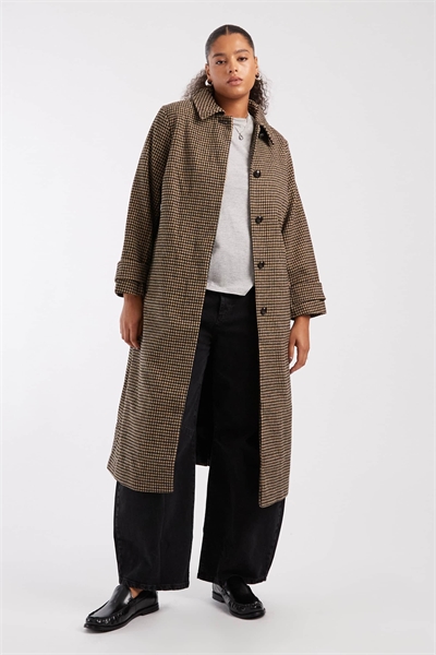 Тренч New Look Curve с поясом в коричневом цвете артикул 151897136