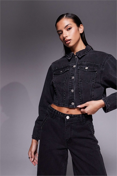 Карманная джинсовая куртка с деталями из стразов, комплект в вымытом черном цвете артикул 153149915