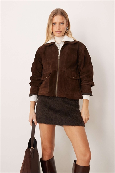 Куртка-бомбер из натуральной замши артикул 151151668