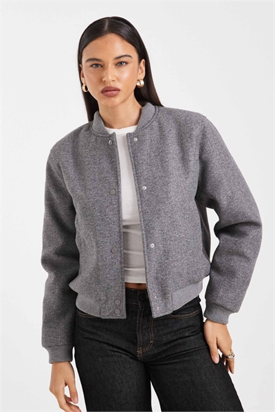 Оверсайз-куртка-бомбер из войлока серого меланжевого цвета артикул 150559855