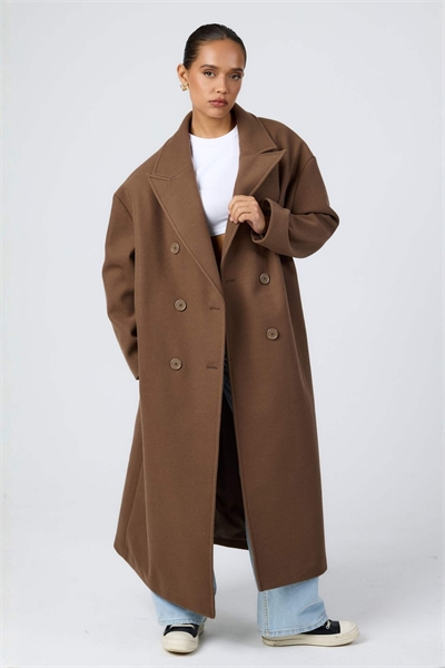 Длинное пальто-макси с двойной застежкой и шерстяным эффектом, коричневого цвета артикул 146139331
