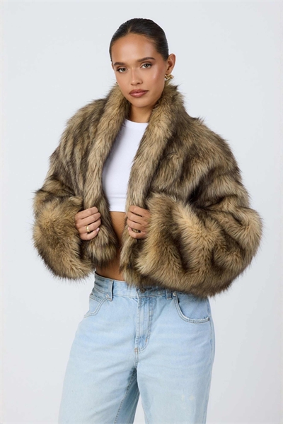 Удлиненная куртка с широкими рукавами из искусственного меха коричневого цвета с кончиками артикул 146139330