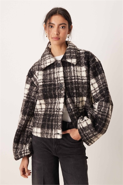 Короткая куртка в клетку из букле черно-белого цвета артикул 151450542