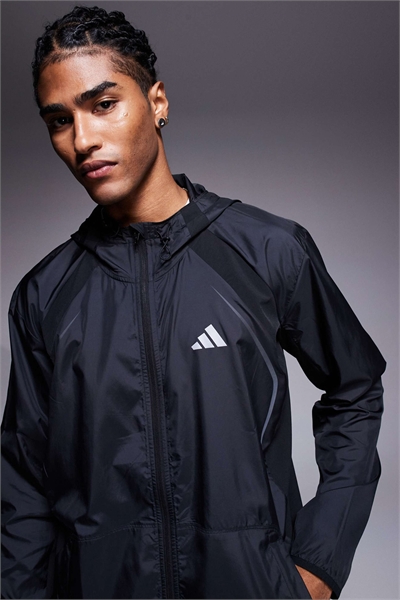 Ветровка Adidas Training Tech черного цвета артикул 142293522