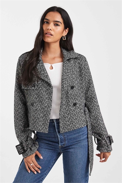 Двубортный укороченный пиджак с рисунком «елочка» артикул 149857847