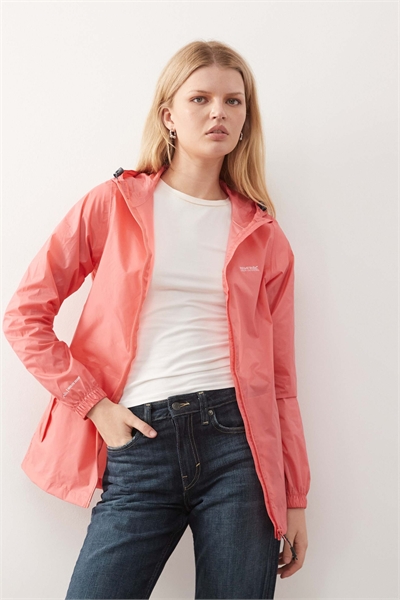 Женская куртка Pack It Jacket III розового цвета артикул 152441158