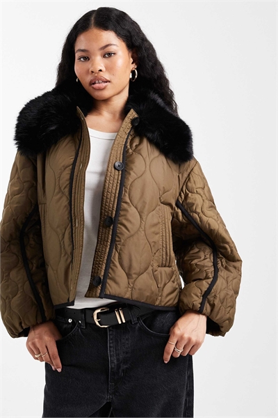 ASOS DESIGN Petite стеганая гибридная куртка без воротника из борг-материала, цвет хаки артикул 147787706