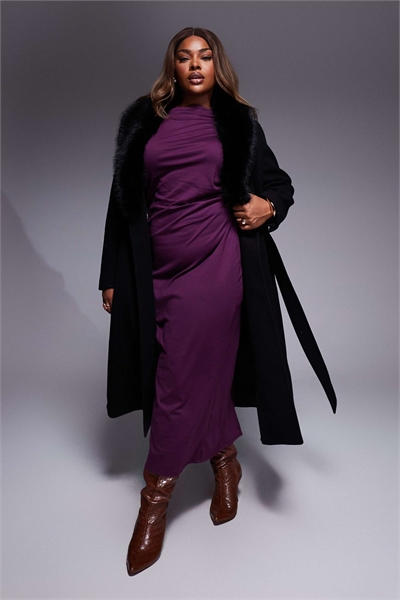 Официальное пальто длинной длины с поясом и съемным воротником-шалью из искусственного меха артикул 149590811