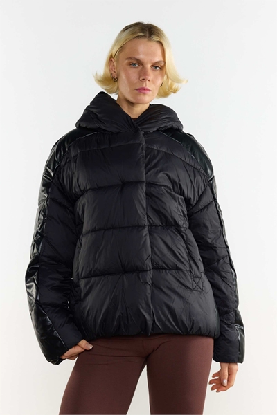 Пуховик с капюшоном артикул 153225746
