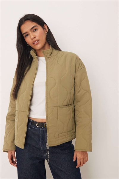Куртка с стеганым узором и застежкой-молнией, цвет шалфейный зеленый артикул 148380200
