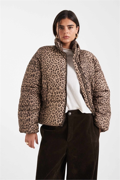 Короткая пуховая куртка с леопардовым принтом артикул 150559858