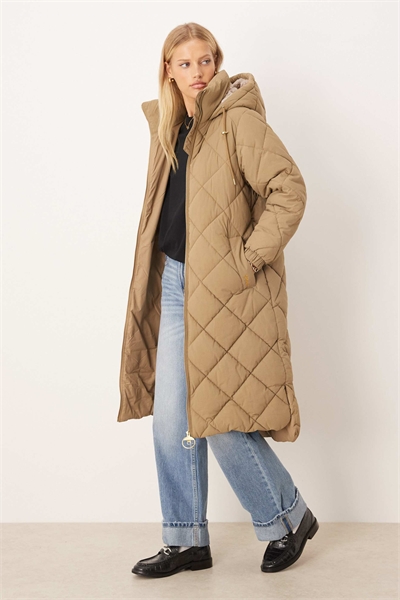 Длинная стеганая куртка-пуховик Kirkton военно-бежевого цвета артикул 149963376