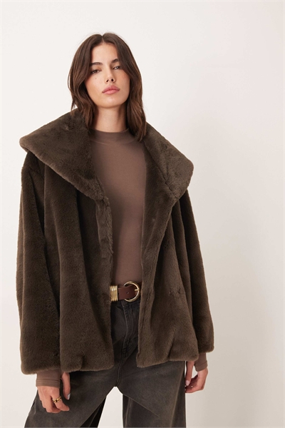 Шуба из искусственного меха Tinsley коричневого цвета артикул 151670810