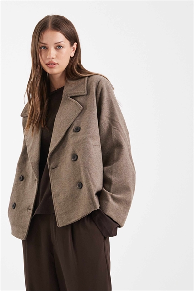 Короткий пиджак премиум-класса из смешанной шерсти, скроенный по фигуре артикул 150263482